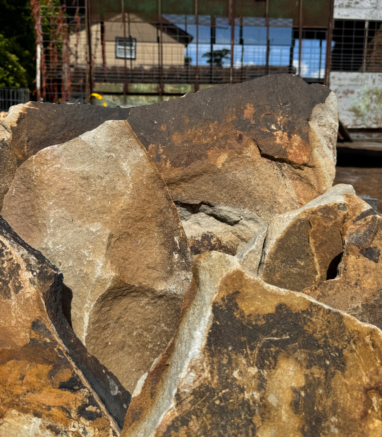 thick cut irregular mountain range flag stone