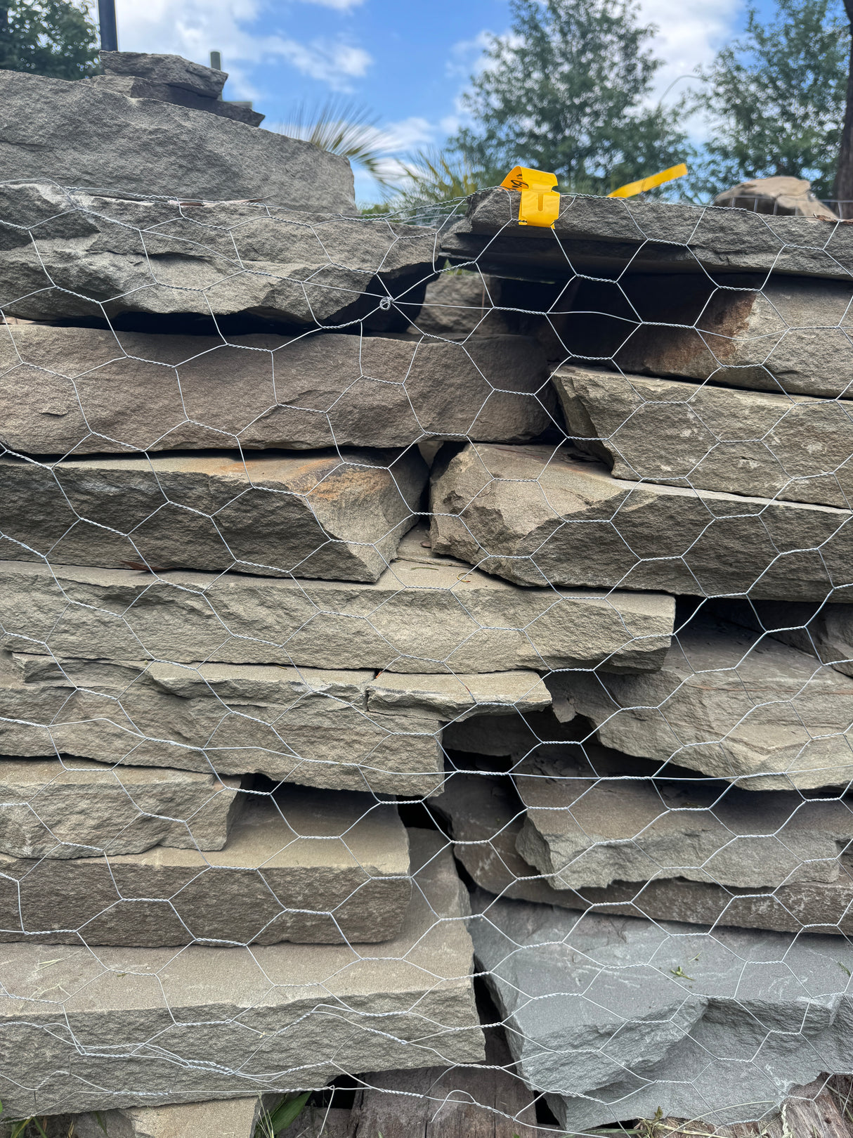 colonial gray flagstone packaged for sale in mesh wiring 